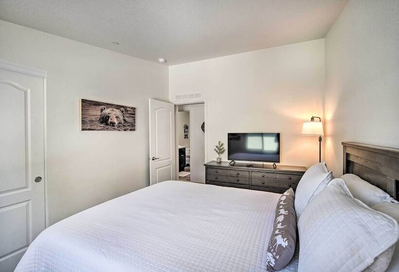 Beautiful Big Bear Home W/ Private Hot Tub!