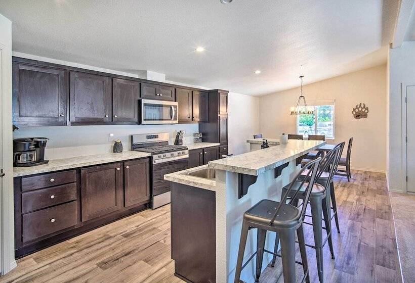 Beautiful Big Bear Home W/ Private Hot Tub!