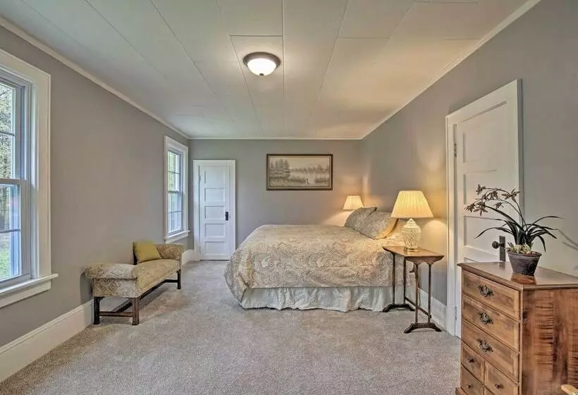 Beautiful Lenox Home, 3 Mi To Shakespeare & Co!