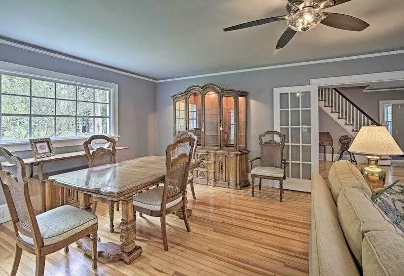 Beautiful Lenox Home, 3 Mi To Shakespeare & Co!