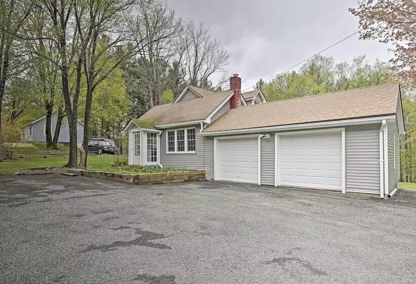 Beautiful Lenox Home, 3 Mi To Shakespeare & Co!