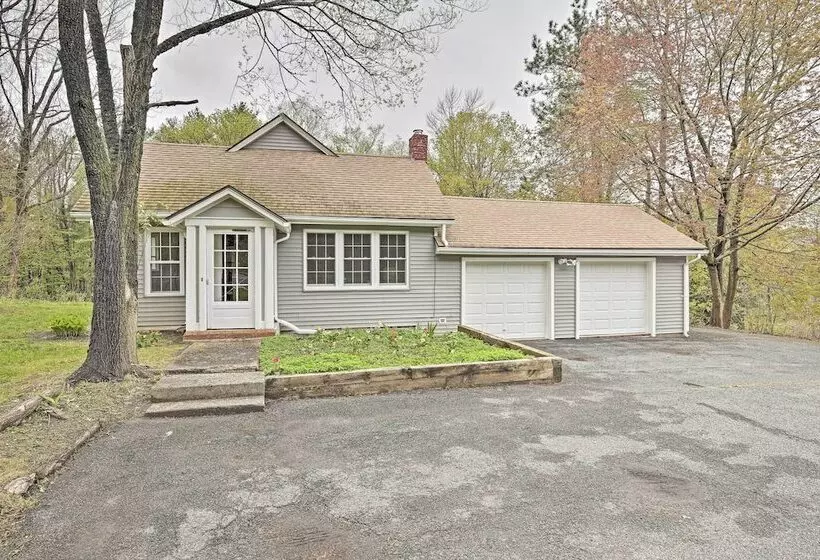 Beautiful Lenox Home, 3 Mi To Shakespeare & Co!