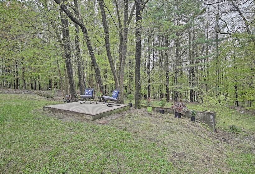 Beautiful Lenox Home, 3 Mi To Shakespeare & Co!