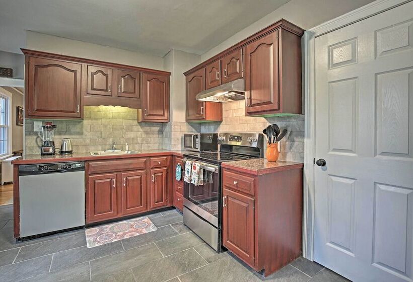 Beautiful Lenox Home, 3 Mi To Shakespeare & Co!