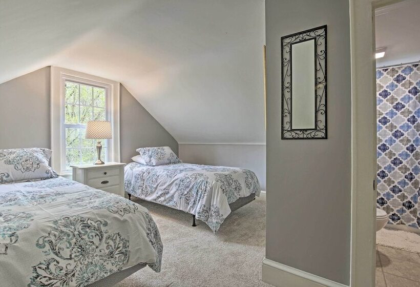 Beautiful Lenox Home, 3 Mi To Shakespeare & Co!