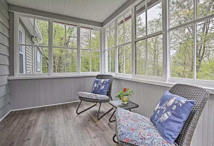 Beautiful Lenox Home, 3 Mi To Shakespeare & Co!