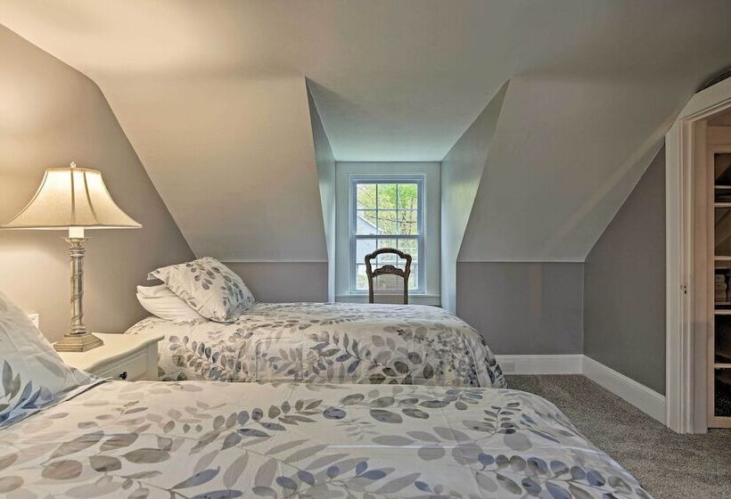 Beautiful Lenox Home, 3 Mi To Shakespeare & Co!