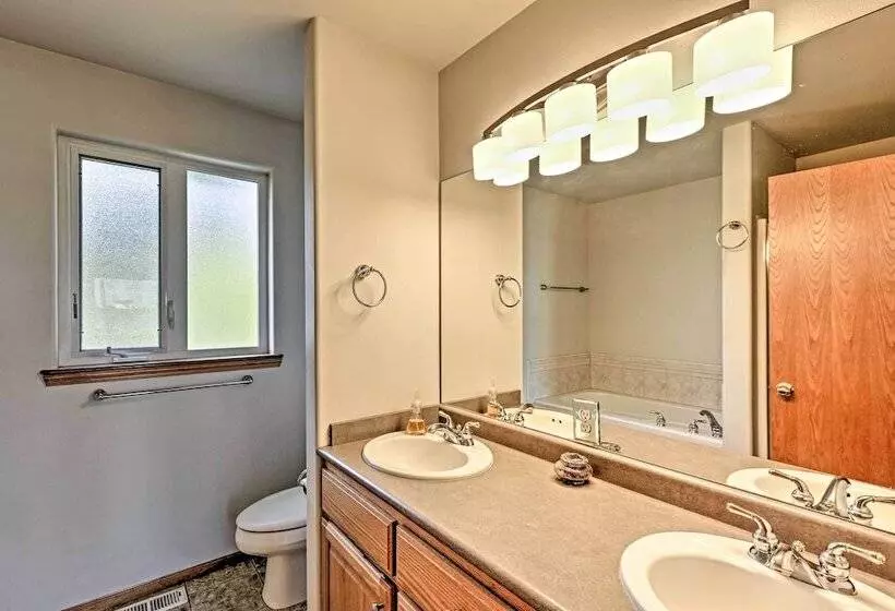 Birch Bay Waterfront Home   Steps To Beach!