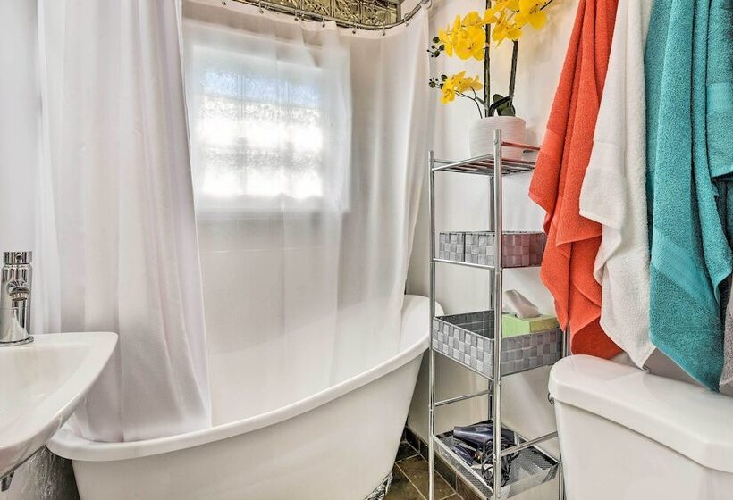 Bright Minneapolis Home: 2 Mi To Minnehaha Falls!