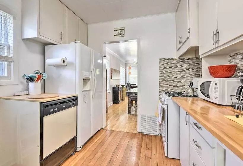 Bright Minneapolis Home: 2 Mi To Minnehaha Falls!