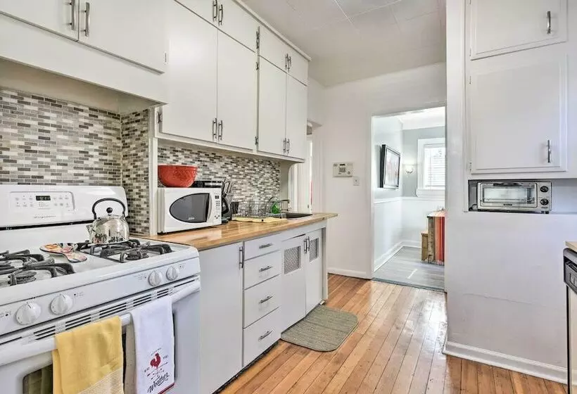 Bright Minneapolis Home: 2 Mi To Minnehaha Falls!