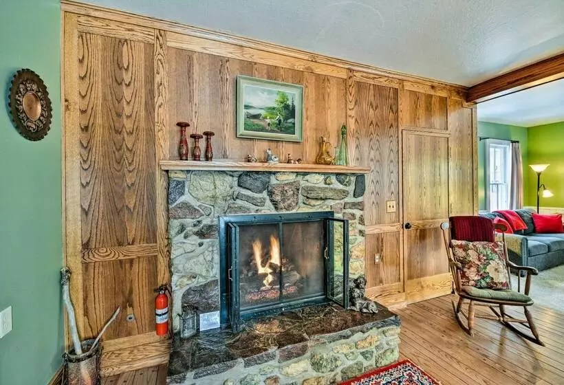 Charming Buena Vista Creekside Home: Walk To Main!