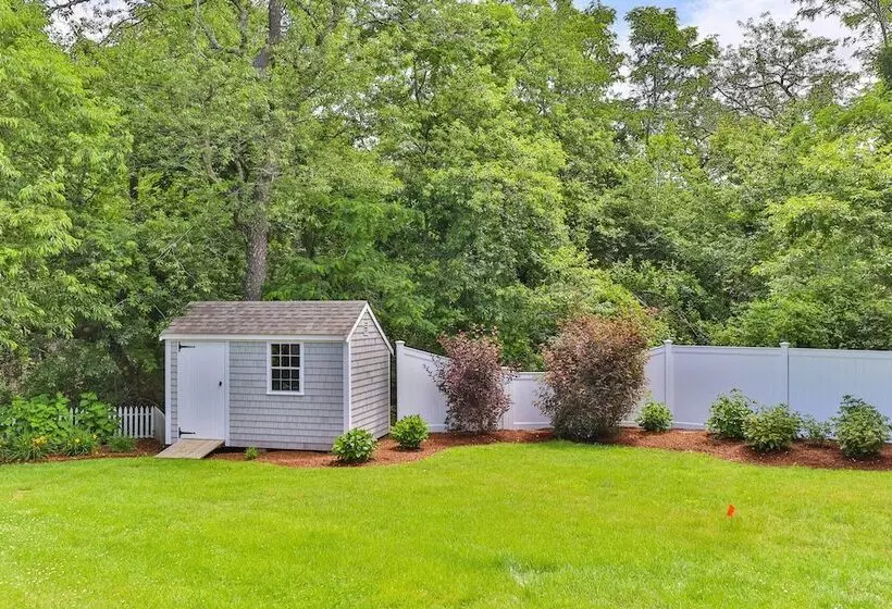 Charming Cottage W/ Deck   Walk To Skaket Beach!