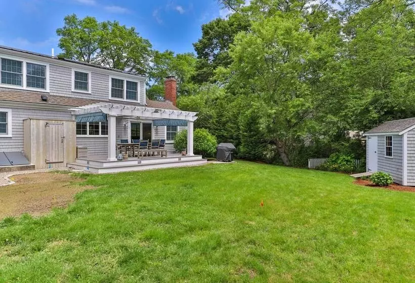 Charming Cottage W/ Deck   Walk To Skaket Beach!