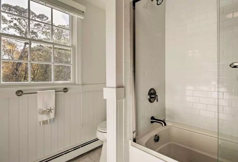 Charming Cottage W/ Deck   Walk To Skaket Beach!