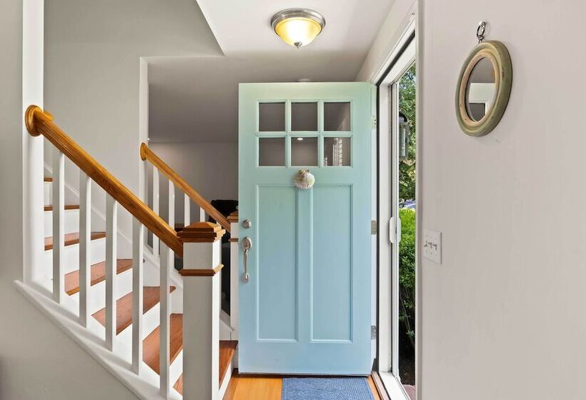 Charming Cottage W/ Deck Walk To Skaket Beach!