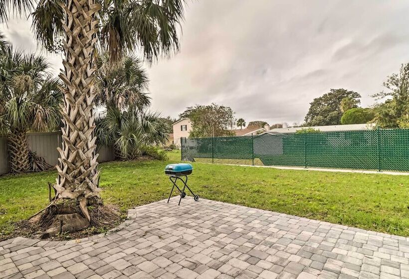 Charming Florida Home, Half Mile To Beach!