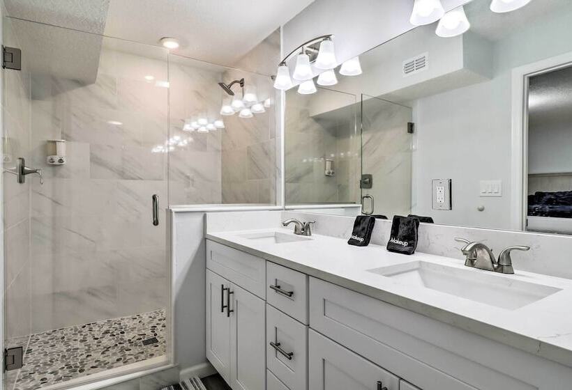 Charming Florida Home, Half Mile To Beach!