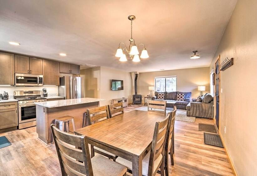 5 Mi To Donner Lake: Home W/ Shared Hot Tub