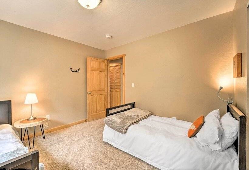 5 Mi To Donner Lake: Home W/ Shared Hot Tub