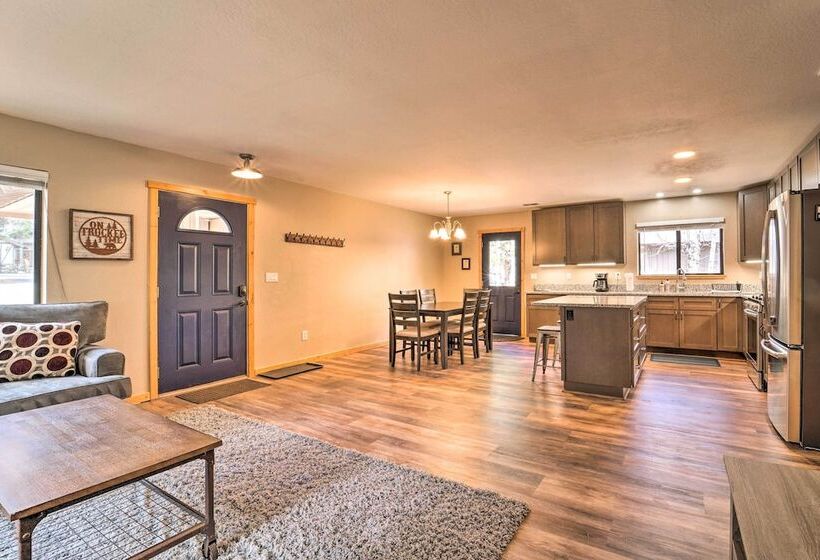 5 Mi To Donner Lake: Home W/ Shared Hot Tub