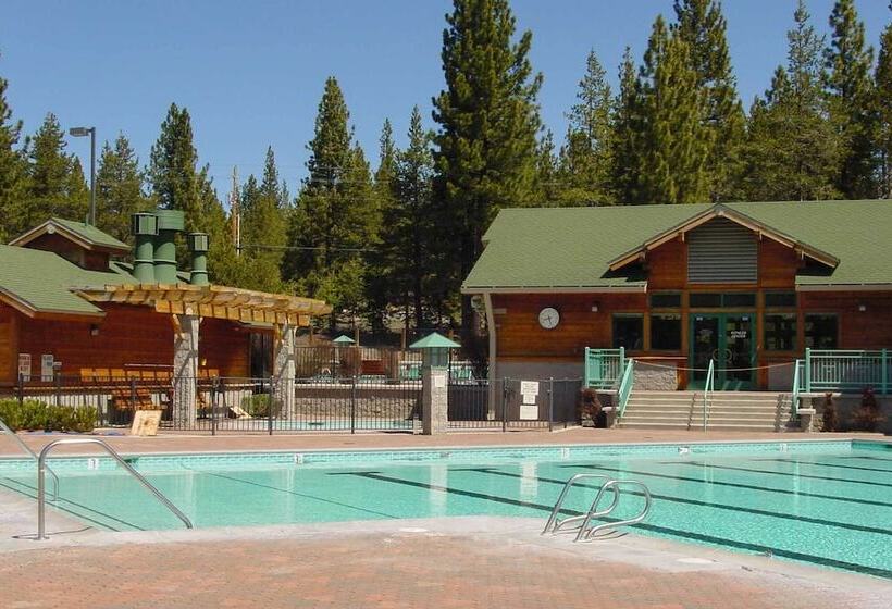 5 Mi To Donner Lake: Home W/ Shared Hot Tub