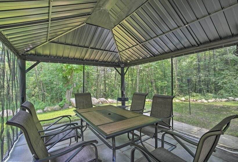 Cozy Great Barrington Home ~ 1 Mi To Ski Resort!