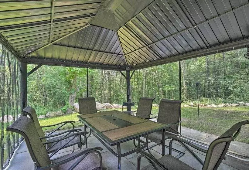 Cozy Great Barrington Home ~ 1 Mi To Ski Resort!