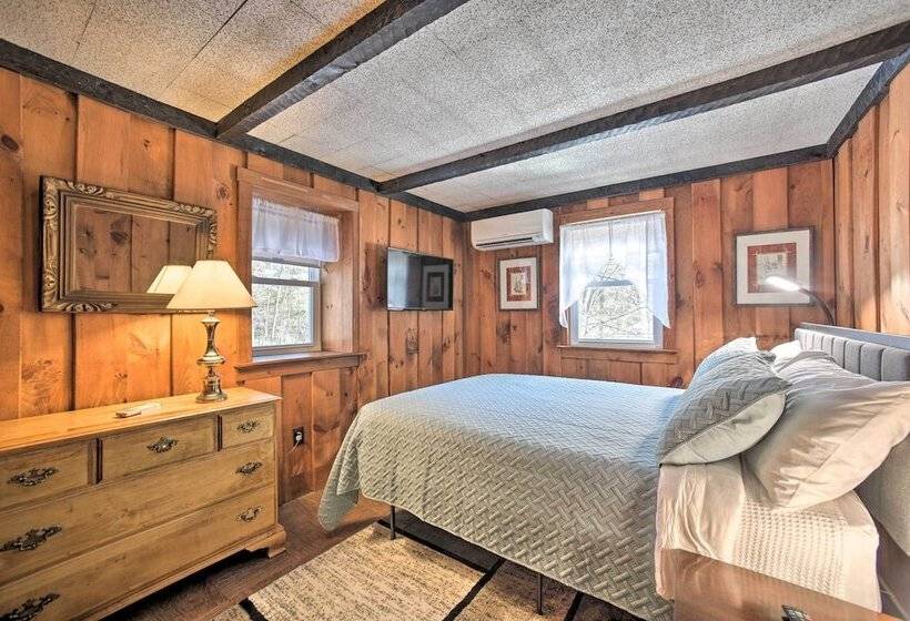 Cozy Great Barrington Home ~ 1 Mi To Ski Resort!