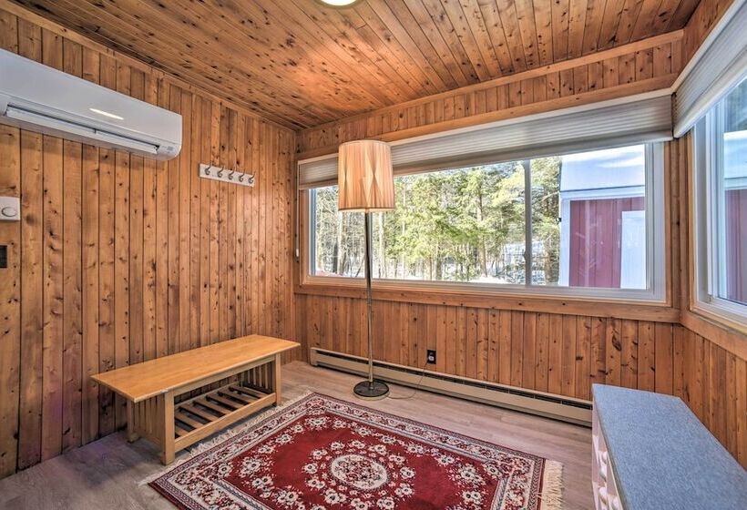 Cozy Great Barrington Home ~ 1 Mi To Ski Resort!