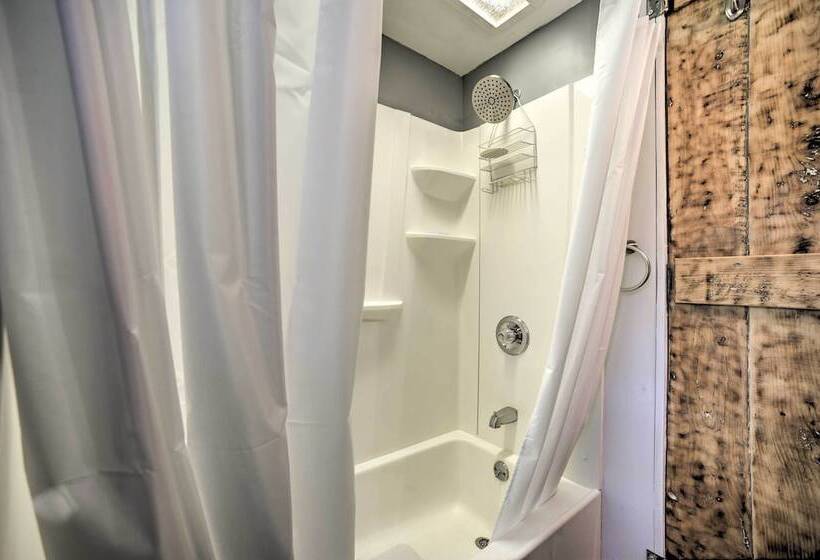 Cozy Great Barrington Home ~ 1 Mi To Ski Resort!