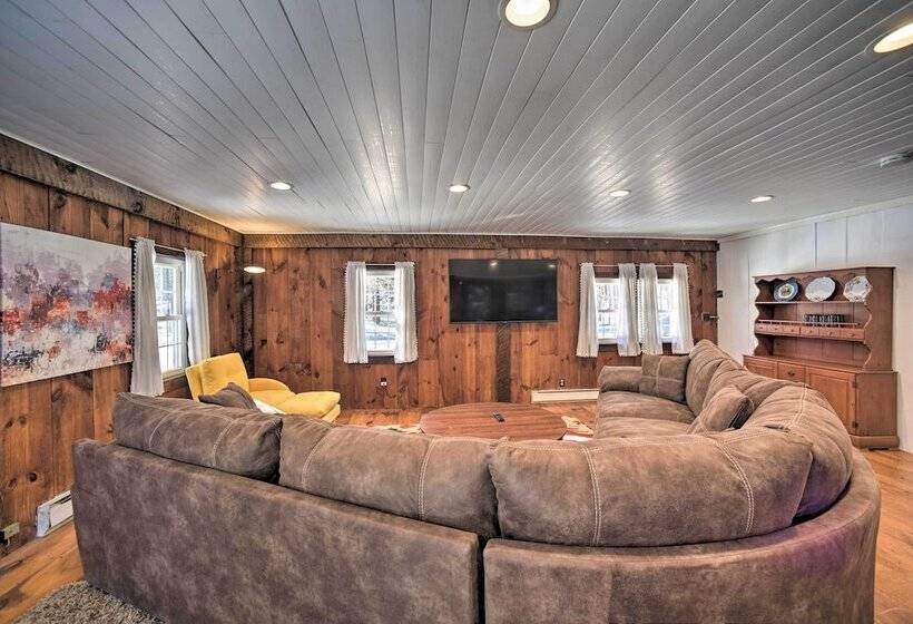 Cozy Great Barrington Home ~ 1 Mi To Ski Resort!