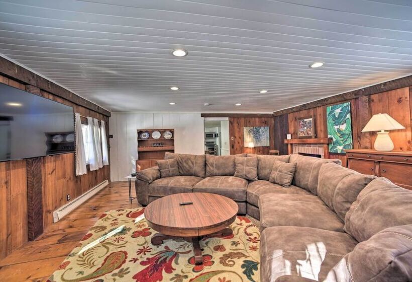 Cozy Great Barrington Home ~ 1 Mi To Ski Resort!