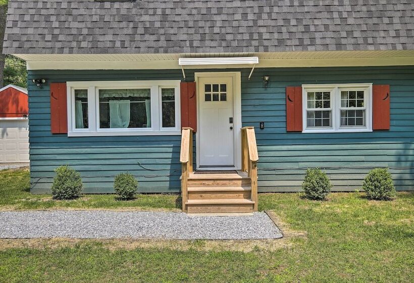 Cozy Great Barrington Home ~ 1 Mi To Ski Resort!