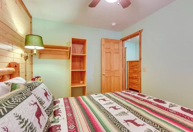 Cozy Three Bears Resort Cabin W/ Deck In Warrens!