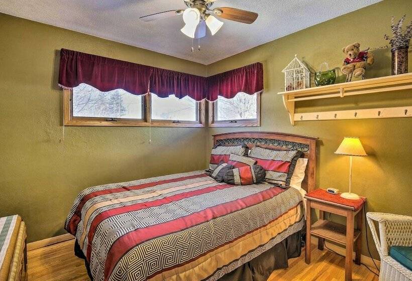 Cumberland Retreat W/ Lakefront Yard & Dock