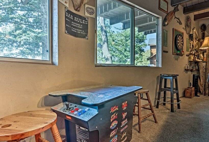 Family Cabin W/ Game Room Near Hiking + Skiing!
