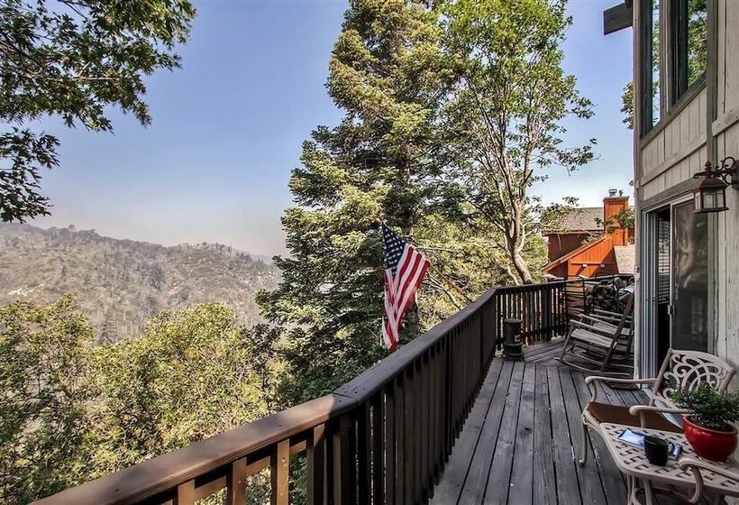 Family Cabin W/ Game Room Near Hiking + Skiing!