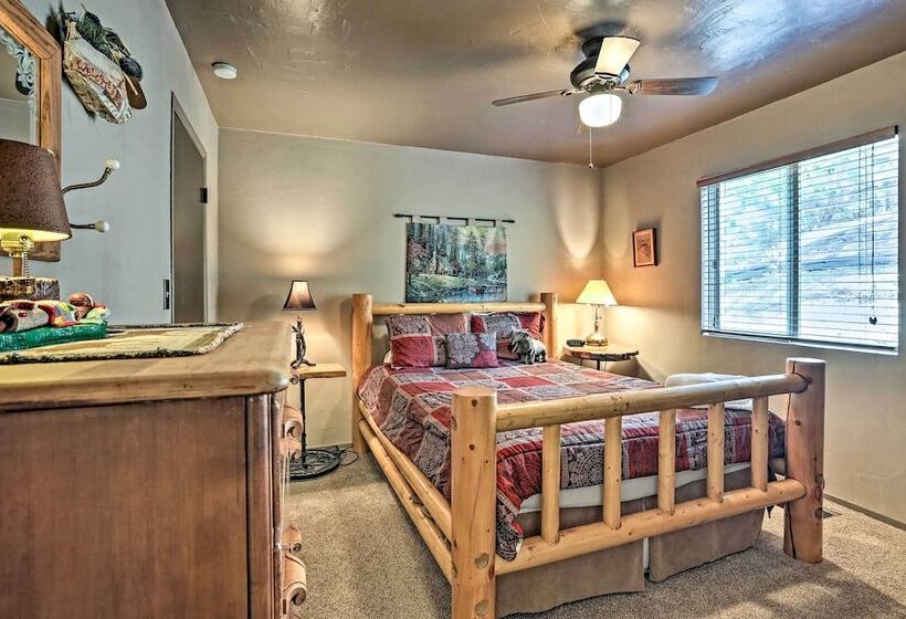 Family Cabin W/ Game Room Near Hiking + Skiing!