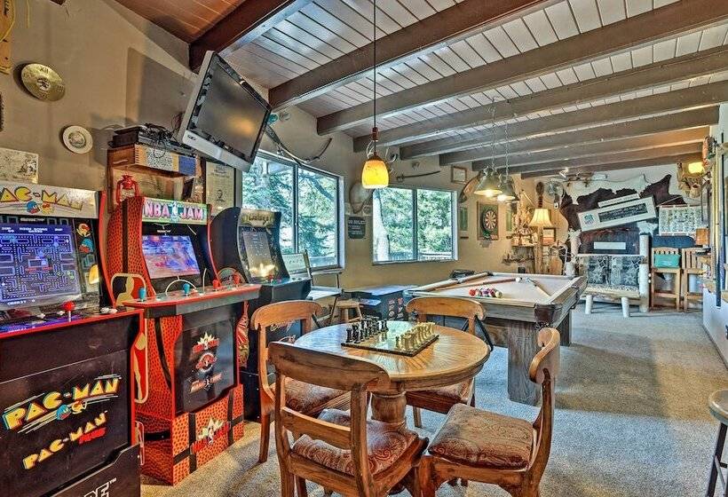 Family Cabin W/ Game Room Near Hiking + Skiing!