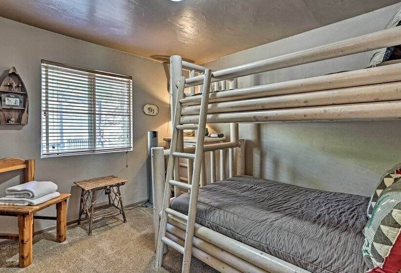 Family Cabin W/ Game Room Near Hiking + Skiing!