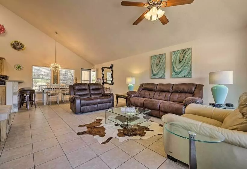 Pet Friendly Home W/ Deck: 1 Mi To Canyon Lake Fun