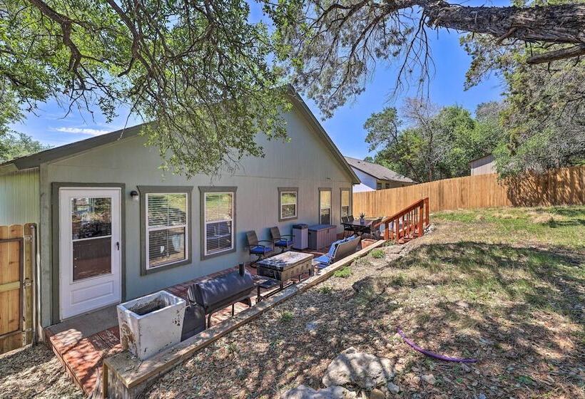 Pet Friendly Home W/ Deck: 1 Mi To Canyon Lake Fun