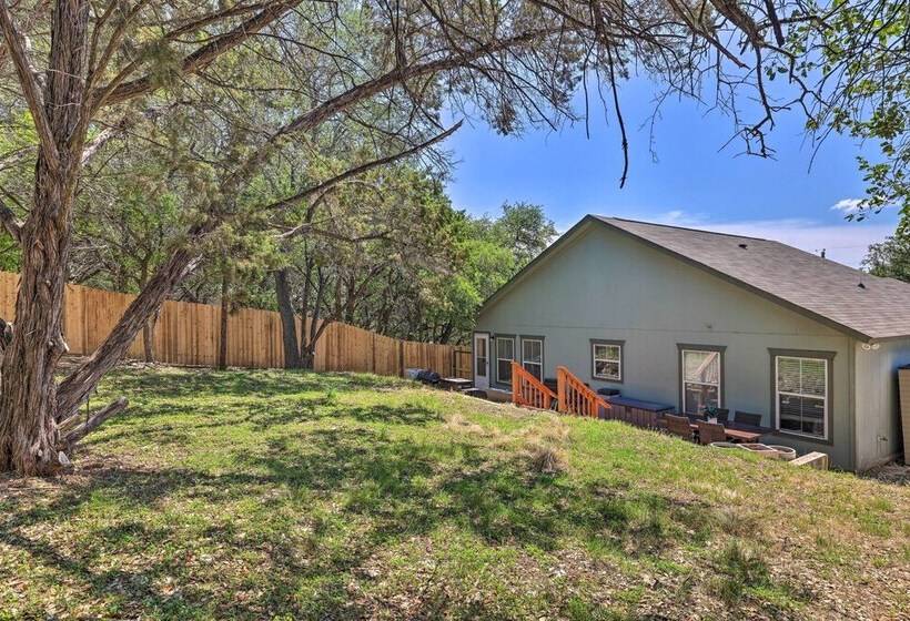 Pet Friendly Home W/ Deck: 1 Mi To Canyon Lake Fun