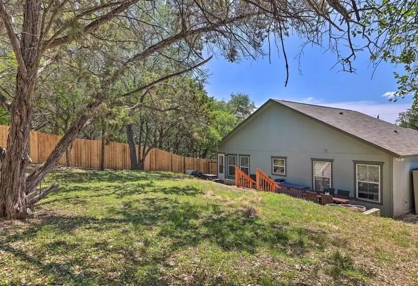 Pet Friendly Home W/ Deck: 1 Mi To Canyon Lake Fun