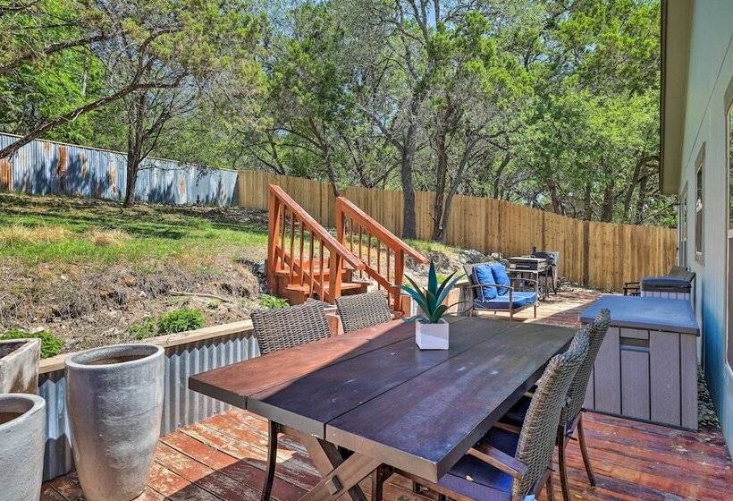 Pet Friendly Home W/ Deck: 1 Mi To Canyon Lake Fun