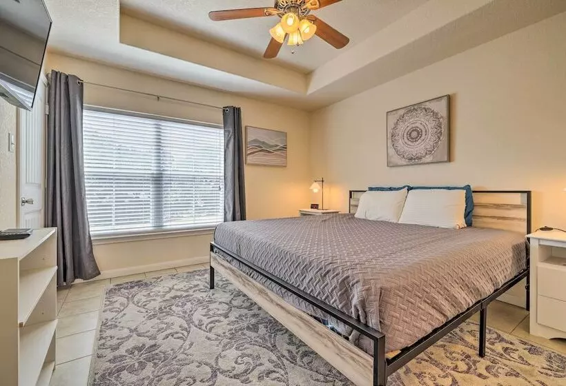 Pet Friendly Home W/ Deck: 1 Mi To Canyon Lake Fun