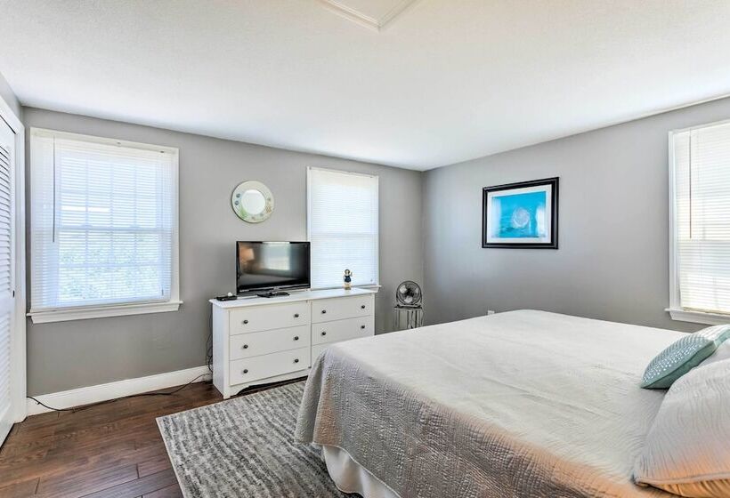 Fantastic Plymouth House W/ Deck & Ocean Views!