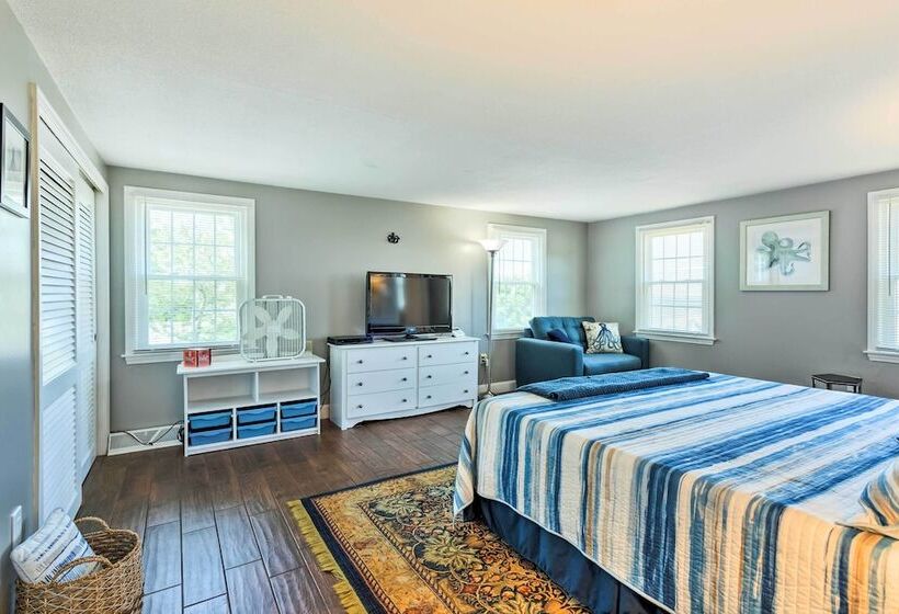 Fantastic Plymouth House W/ Deck & Ocean Views!