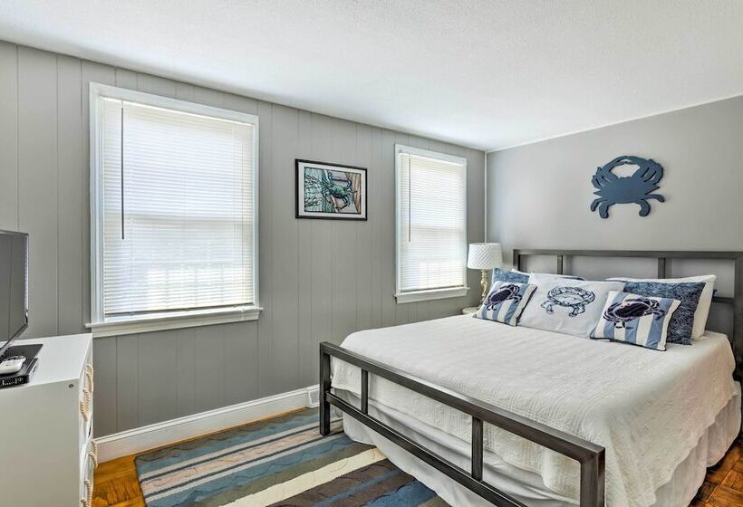 Fantastic Plymouth House W/ Deck & Ocean Views!